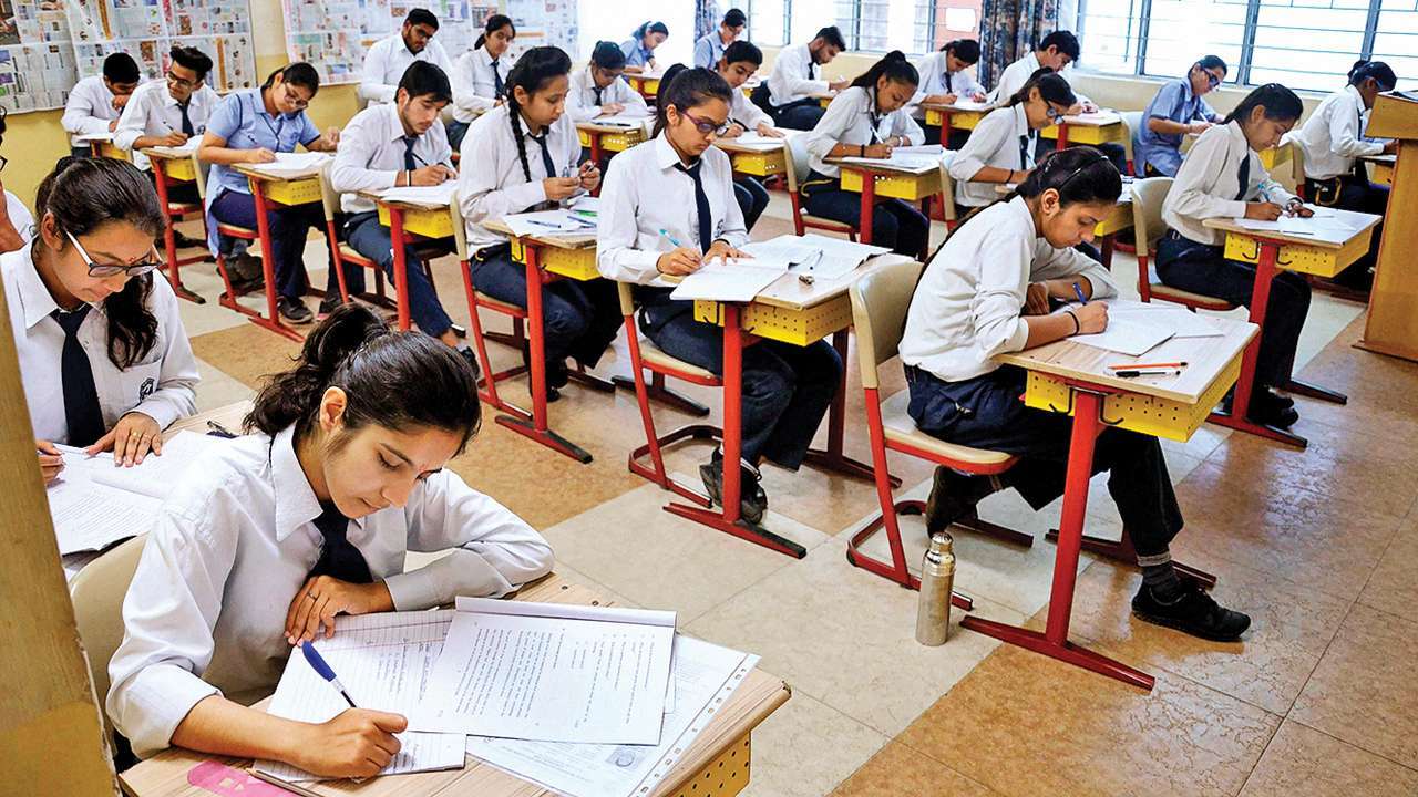 CBSE BOARD DECIDED TO CUT SYLLABUS UPTO 30 - 40 % in 2020-2021 SESSION.